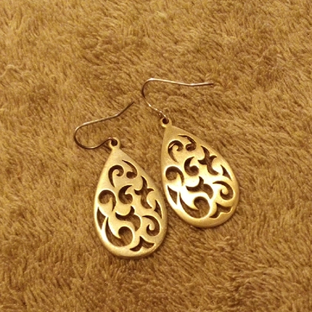 Ornate Gold Teardrop Earrings - Picture 4 of 4